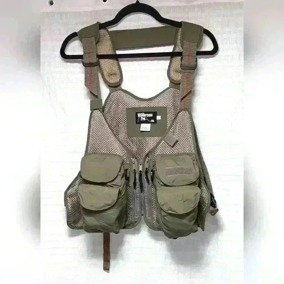 WILDERNESS PRO  FLY FISHING VEST. - Picture 1 of 9